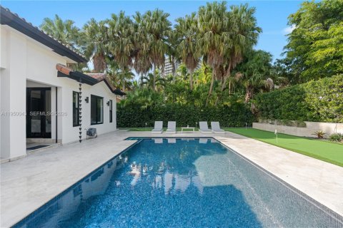 Villa ou maison à vendre à Pinecrest, Floride: 4 chambres, 315.22 m2 № 2079984 - photo 13