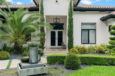 Villa ou maison à vendre à Pinecrest, Floride: 4 chambres, 315.22 m2 № 2079984 - photo 6