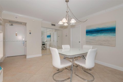 Condo in Aventura, Florida, 2 bedrooms  № 1699637 - photo 9