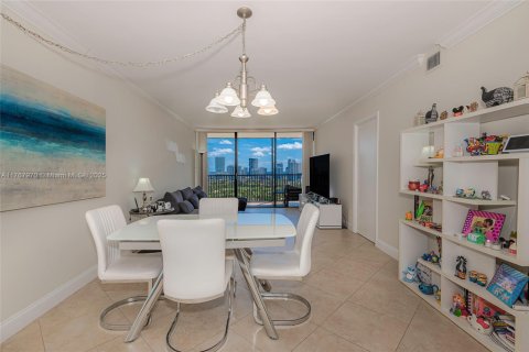 Condo in Aventura, Florida, 2 bedrooms  № 1699637 - photo 2