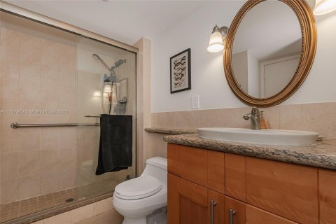Condo in Aventura, Florida, 2 bedrooms  № 1699637 - photo 18