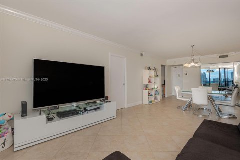 Condo in Aventura, Florida, 2 bedrooms  № 1699637 - photo 7