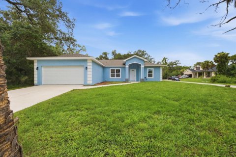 House in Port Charlotte, Florida 3 bedrooms, 153.75 sq.m. № 2190291