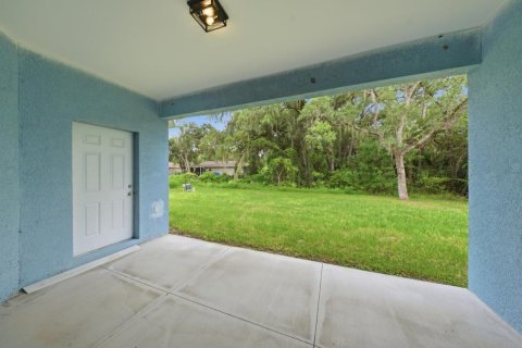 House in Port Charlotte, Florida 3 bedrooms, 153.75 sq.m. № 2190291 - photo 30