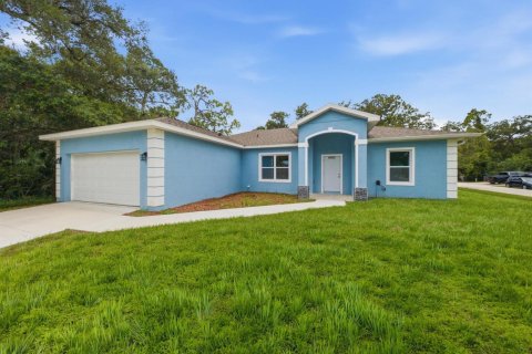 House in Port Charlotte, Florida 3 bedrooms, 153.75 sq.m. № 2190291 - photo 4