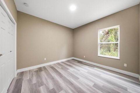 House in Port Charlotte, Florida 3 bedrooms, 153.75 sq.m. № 2190291 - photo 25