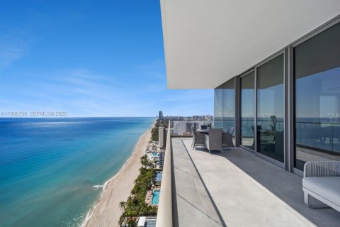 Copropriété à vendre à Hallandale Beach, Floride: 3 chambres, 236.44 m2 № 2030859 - photo 3