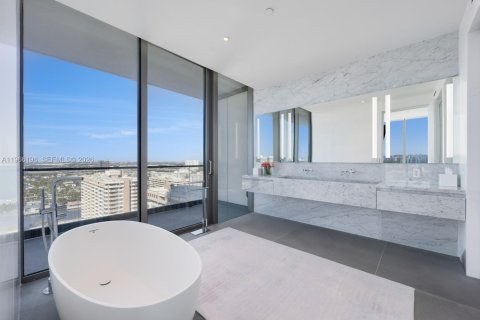 Copropriété à vendre à Hallandale Beach, Floride: 3 chambres, 236.44 m2 № 2030859 - photo 23