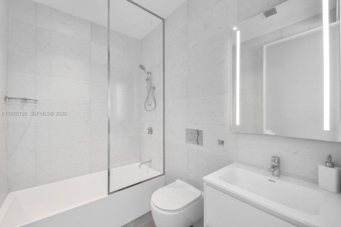 Copropriété à vendre à Hallandale Beach, Floride: 3 chambres, 236.44 m2 № 2030859 - photo 29