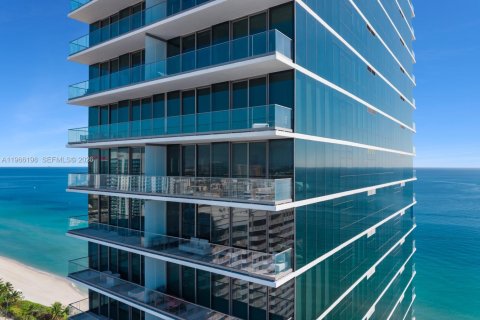 Copropriété à vendre à Hallandale Beach, Floride: 3 chambres, 236.44 m2 № 2030859 - photo 2