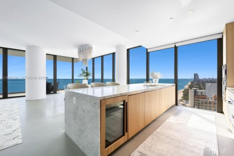 Copropriété à vendre à Hallandale Beach, Floride: 3 chambres, 236.44 m2 № 2030859 - photo 14