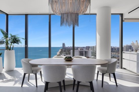 Copropriété à vendre à Hallandale Beach, Floride: 3 chambres, 236.44 m2 № 2030859 - photo 11