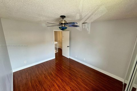 Touwnhouse à louer à Coral Springs, Floride: 4 chambres, 157 m2 № 1968109 - photo 19