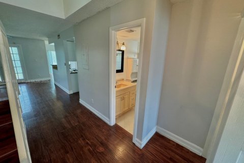 Touwnhouse à louer à Coral Springs, Floride: 4 chambres, 157 m2 № 1968109 - photo 10