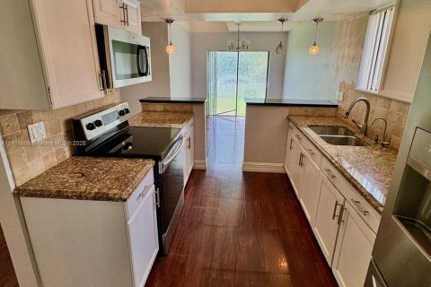 Touwnhouse à louer à Coral Springs, Floride: 4 chambres, 157 m2 № 1968109 - photo 15