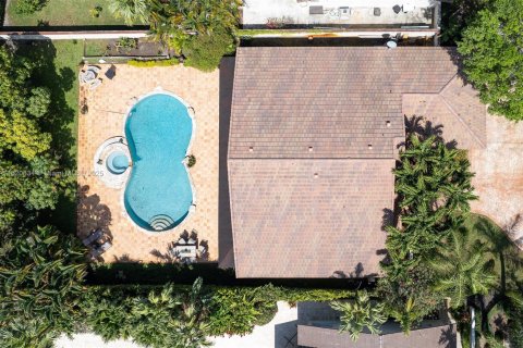 House in Miami Lakes, Florida 4 bedrooms, 204.48 sq.m. № 1821756 - photo 28