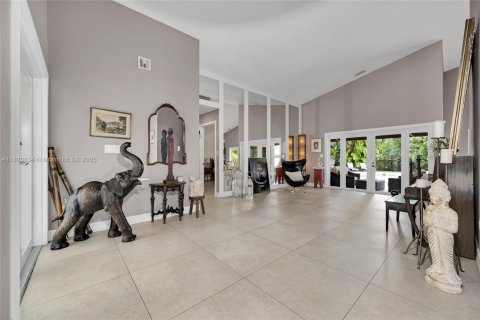 House in Miami Lakes, Florida 4 bedrooms, 204.48 sq.m. № 1821756 - photo 4