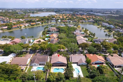 House in Miami Lakes, Florida 4 bedrooms, 204.48 sq.m. № 1821756 - photo 30