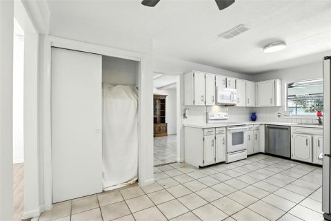 Casa en venta en Longwood, Florida, 4 dormitorios, 198.44 m2 № 1881210 - foto 15