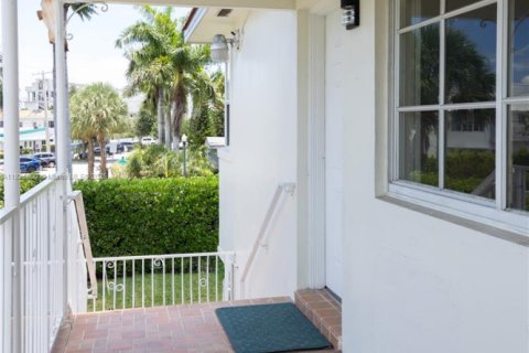 House in Miami Beach, Florida 1 bedroom, 515.51 sq.m. № 1794266 - photo 3