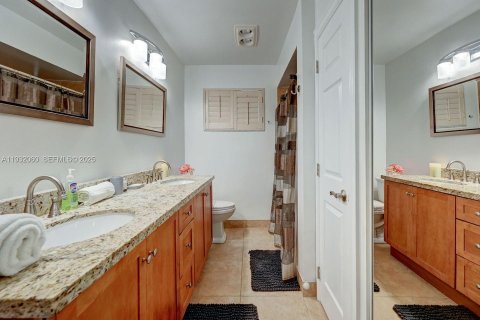 Casa en venta en Hollywood, Florida, 4 dormitorios, 197.6 m2 № 1990768 - foto 13