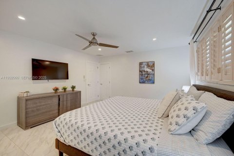 Casa en venta en Hollywood, Florida, 4 dormitorios, 197.6 m2 № 1990768 - foto 12