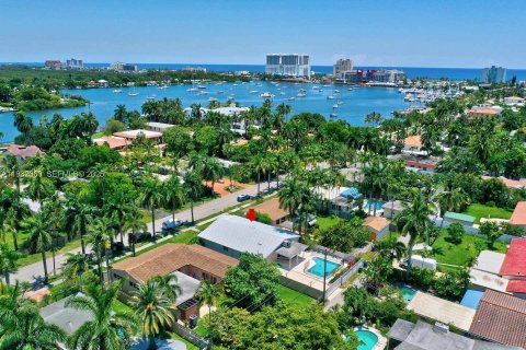 Casa en venta en Hollywood, Florida, 4 dormitorios, 197.6 m2 № 1990768 - foto 25