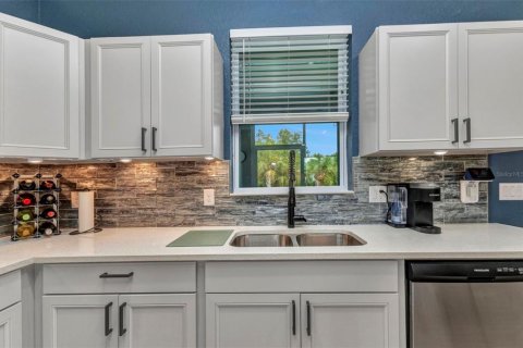 Casa en venta en North Port, Florida, 3 dormitorios, 189.71 m2 № 1843957 - foto 2