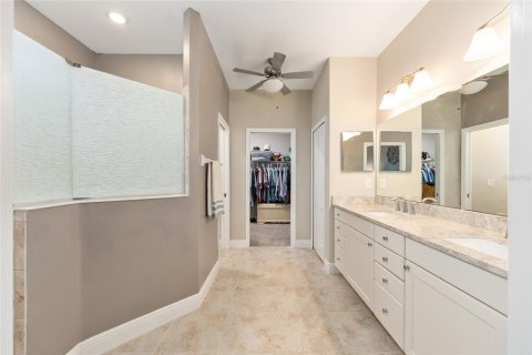 House in Leesburg, Florida 4 bedrooms, 234.49 sq.m. № 2201356 - photo 27