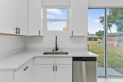 Villa ou maison à louer à Sanford, Floride: 3 chambres, 121.05 m2 № 2410354 - photo 16
