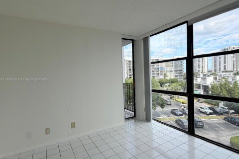 Copropriété à louer à Hallandale Beach, Floride: 1 chambre, 99.87 m2 № 1897150 - photo 18
