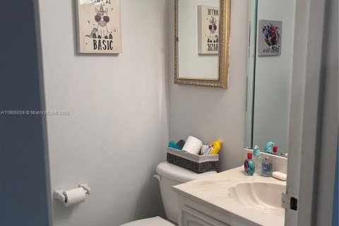 Condo in Hallandale Beach, Florida, 1 bedroom  № 1897150 - photo 14