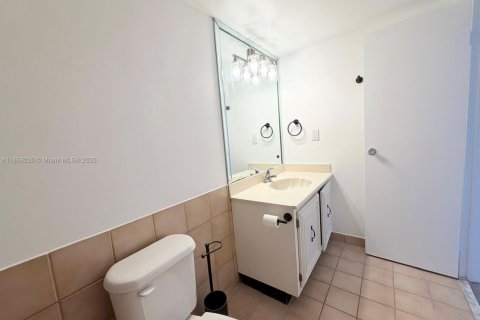 Copropriété à louer à Hallandale Beach, Floride: 1 chambre, 99.87 m2 № 1897150 - photo 15