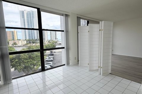 Copropriété à louer à Hallandale Beach, Floride: 1 chambre, 99.87 m2 № 1897150 - photo 19