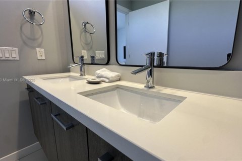 Condominio en venta en Bay Harbor Islands, Florida, 2 dormitorios, 123 m2 № 1954395 - foto 24