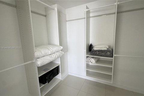 Condominio en venta en Bay Harbor Islands, Florida, 2 dormitorios, 123 m2 № 1954395 - foto 26