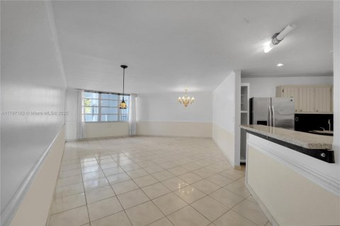 Condo in Aventura, Florida, 1 bedroom  № 1861165 - photo 7
