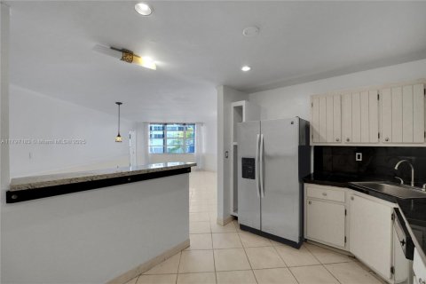 Condo in Aventura, Florida, 1 bedroom  № 1861165 - photo 15
