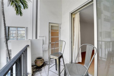Condo in Aventura, Florida, 1 bedroom  № 1861165 - photo 22
