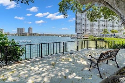 Condo in Aventura, Florida, 1 bedroom  № 1861165 - photo 30