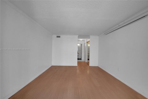 Condo in Aventura, Florida, 1 bedroom  № 1861165 - photo 18