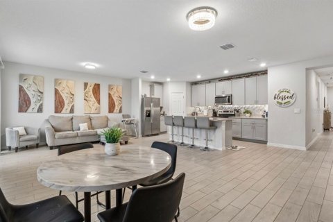 Villa ou maison à vendre à Davenport, Floride: 4 chambres, 169.36 m2 № 2312972 - photo 3