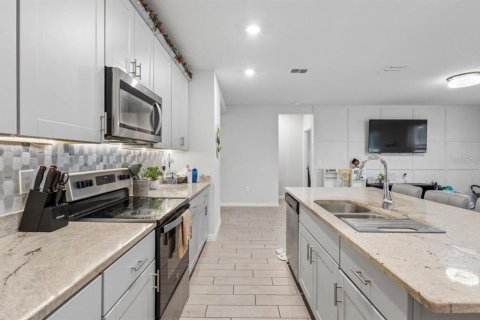 Villa ou maison à vendre à Davenport, Floride: 4 chambres, 169.36 m2 № 2312972 - photo 6