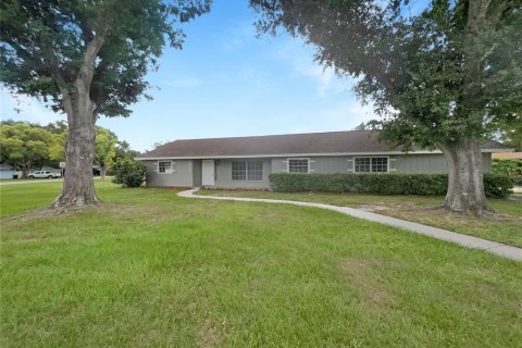 House in Lakeland, Florida 3 bedrooms, 169.27 sq.m. № 1817992 - photo 1
