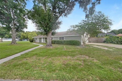 House in Lakeland, Florida 3 bedrooms, 169.27 sq.m. № 1817992 - photo 2