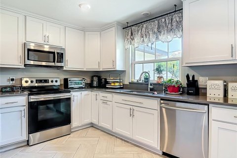 House in DeBary, Florida 3 bedrooms, 150.32 sq.m. № 2424059 - photo 11