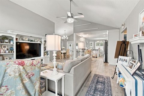 Villa ou maison à vendre à New Port Richey, Floride: 3 chambres, 135.82 m2 № 2398666 - photo 12