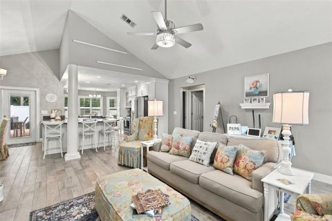 Villa ou maison à vendre à New Port Richey, Floride: 3 chambres, 135.82 m2 № 2398666 - photo 10