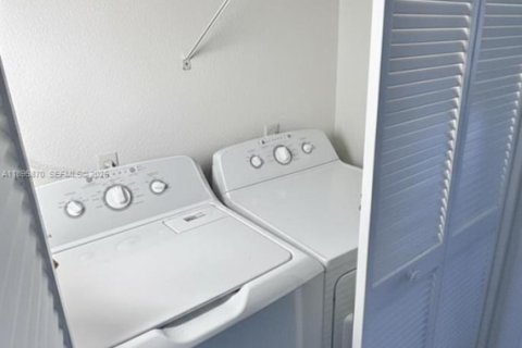 Condominio en venta en Saint Petersburg, Florida, 2 dormitorios, 110.55 m2 № 2034677 - foto 10