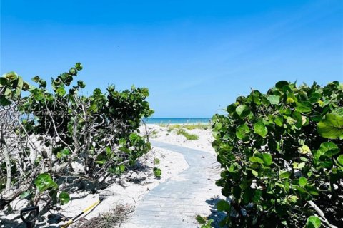 Condominio en venta en Saint Petersburg, Florida, 2 dormitorios, 110.55 m2 № 2034677 - foto 18